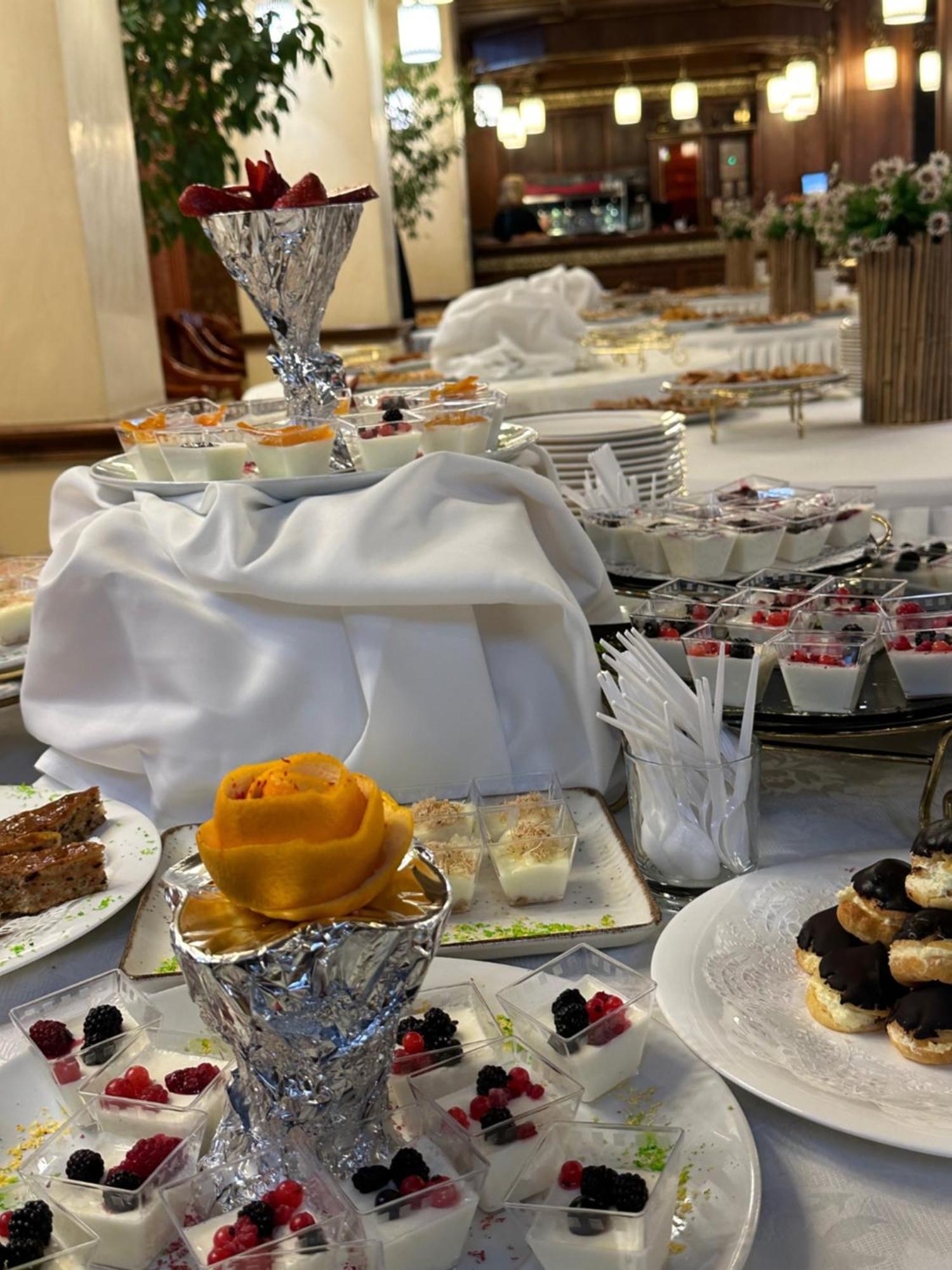 Dinasty Hotel Tirana Extérieur photo