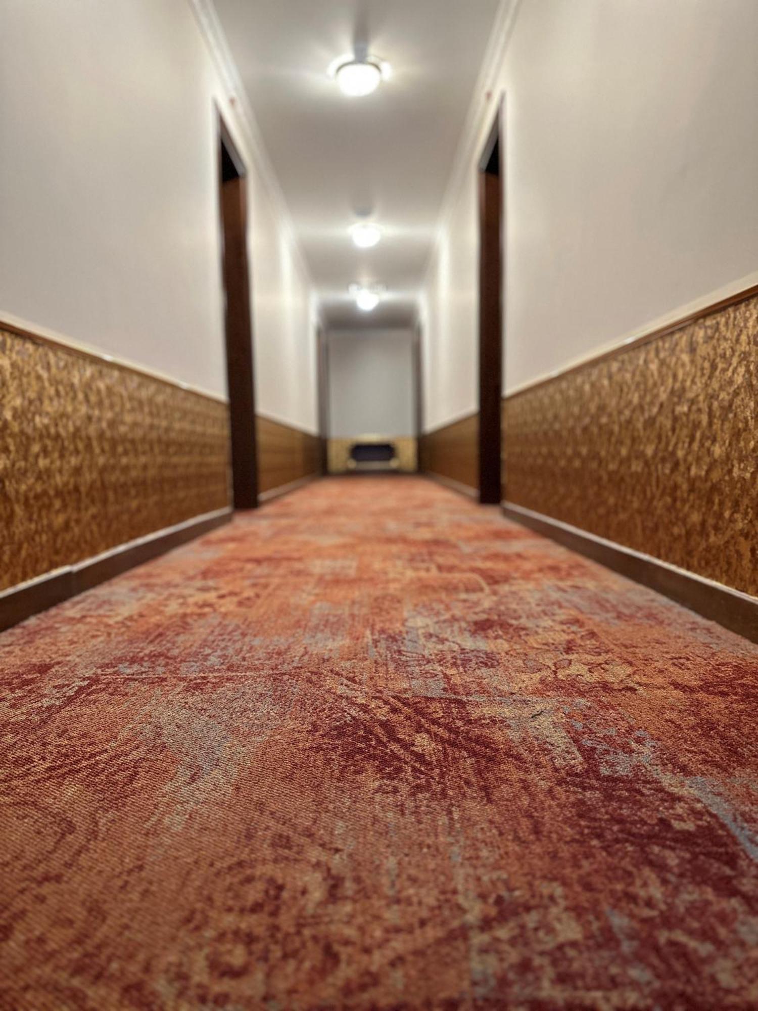 Dinasty Hotel Tirana Extérieur photo