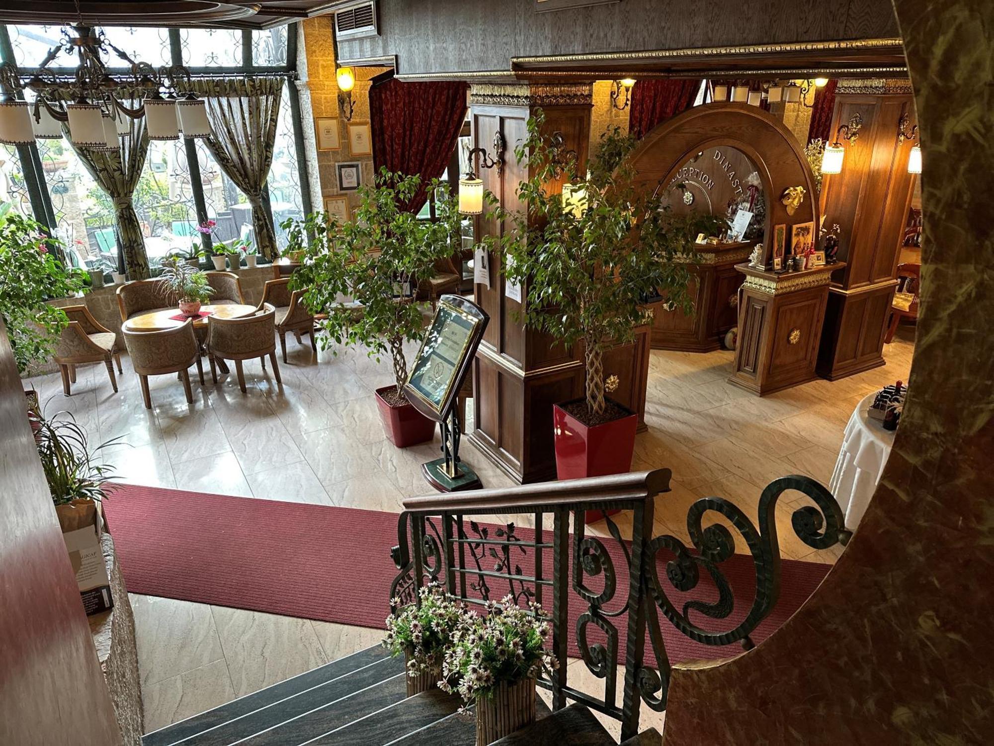 Dinasty Hotel Tirana Extérieur photo
