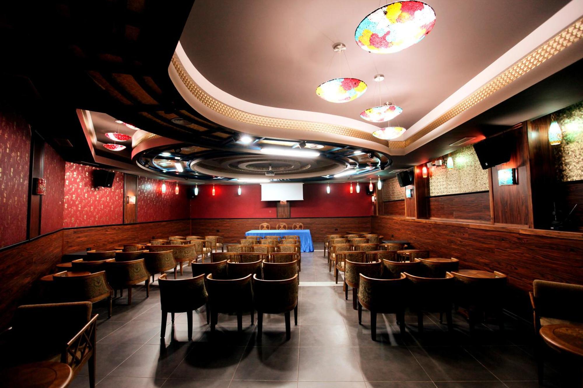 Dinasty Hotel Tirana Extérieur photo